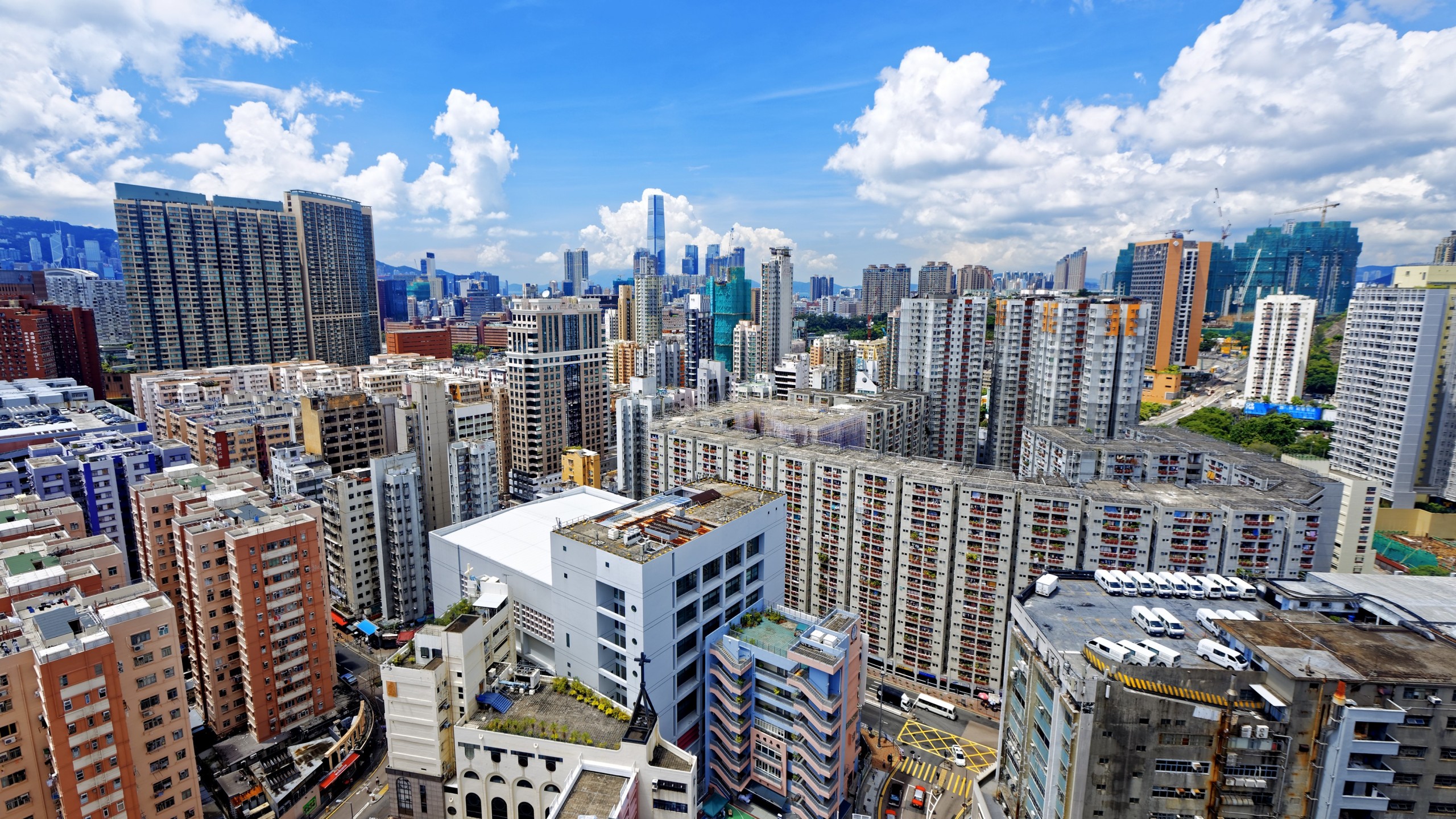 Read more about the article Without a Policy Rethink, Hong Kong Home Prices May Go Wild Again