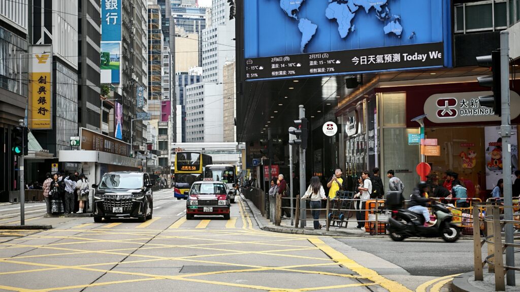 Hong Kong, China: Sustaining Recovery in a Fragmenting Global Economy